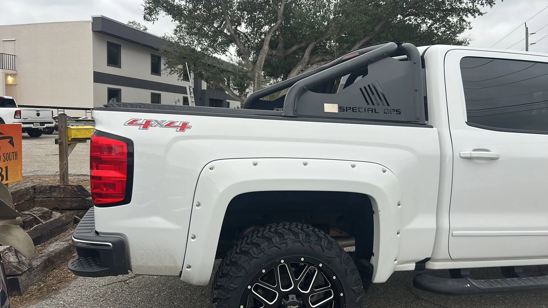 Used 2017 Chevrolet Silverado 1500 LT image 23