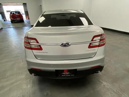 Used 2019 Ford Taurus Limited FWD image 4
