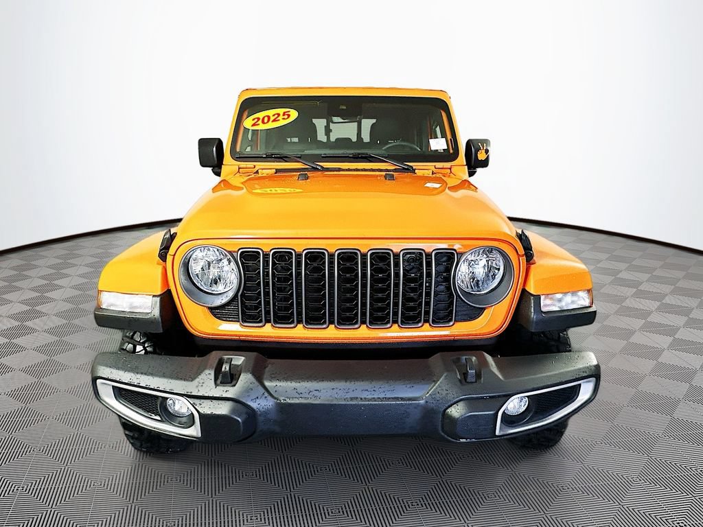 Certified 2025 Jeep Gladiator Sport AWD/4WD image 4