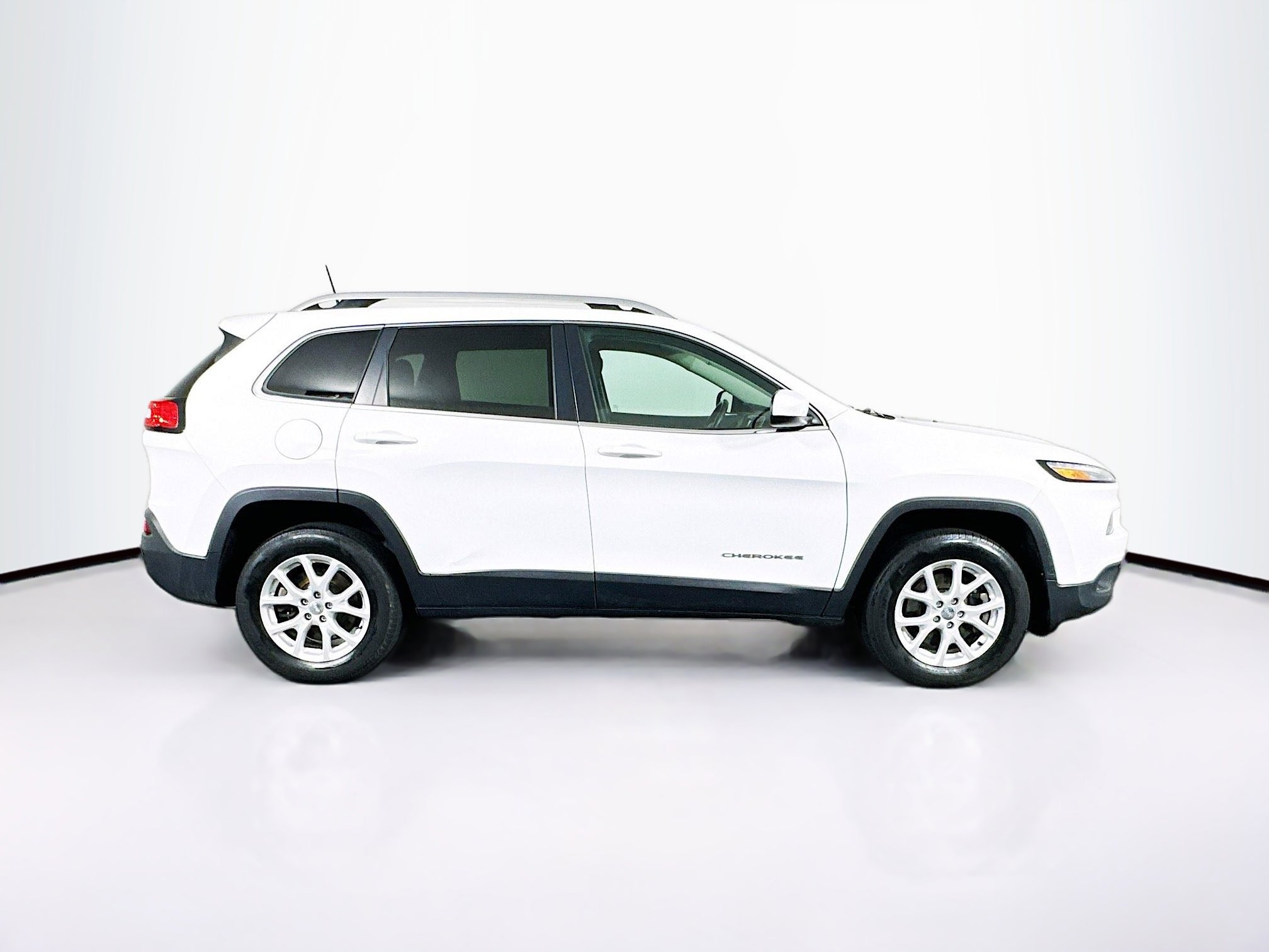Used 2017 Jeep Cherokee Latitude image 10