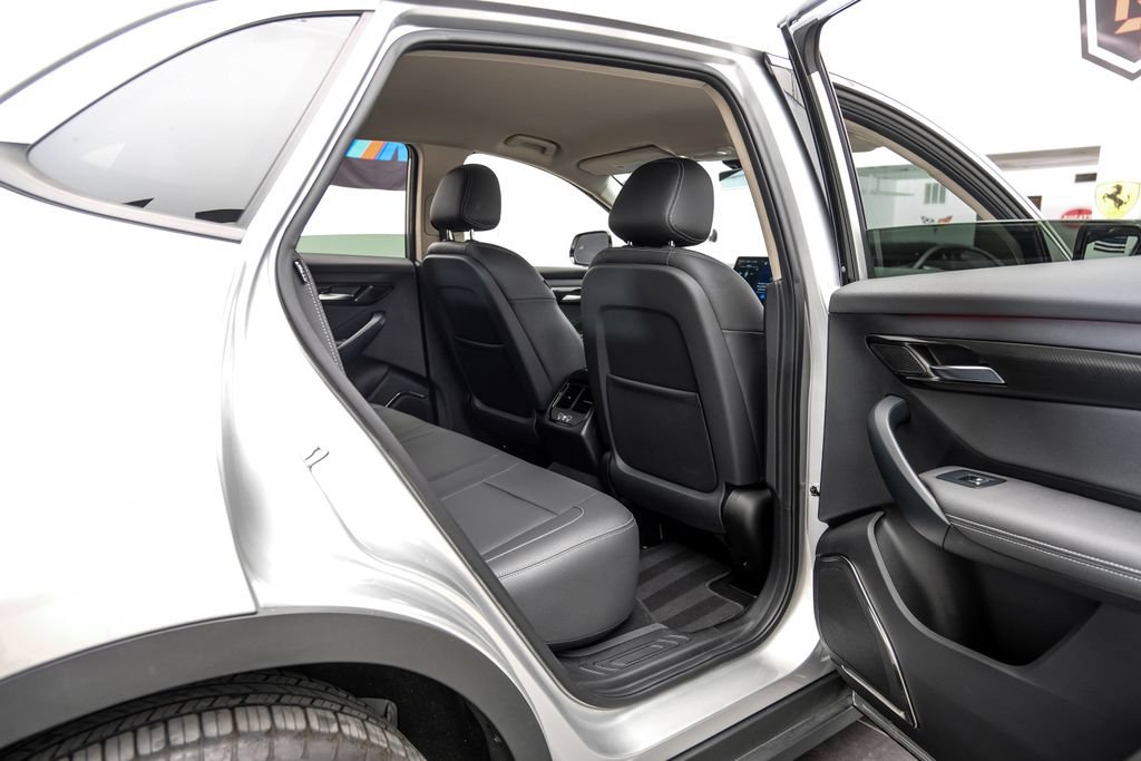 Used 2023 VinFast VF 8 Eco AWD/4WD image 47
