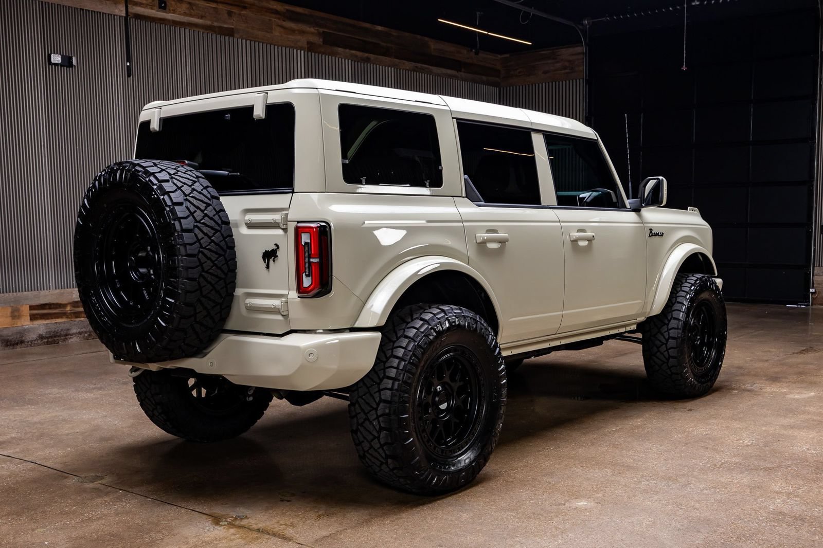 Used 2026 Ford Bronco Outer Banks AWD/4WD image 8