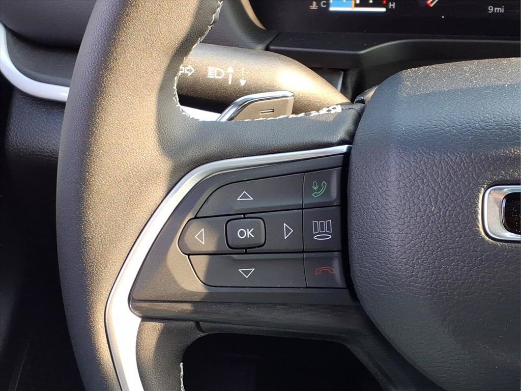 New 2025 Jeep Grand Cherokee Laredo X w/ Luxury Tech Group I RWD image 21