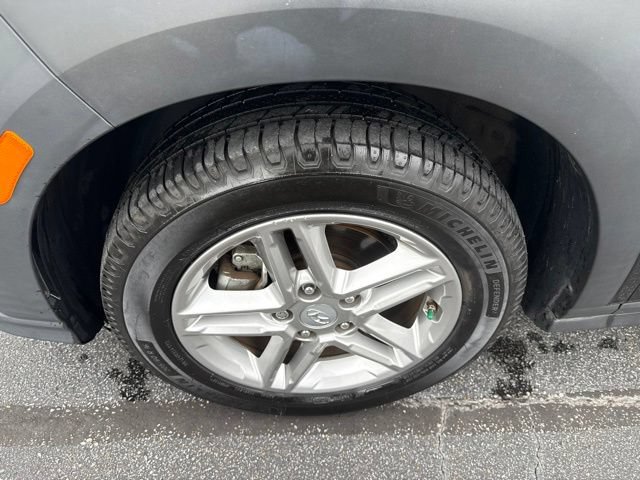 Used 2022 Hyundai Kona SE w/ Cargo Package FWD image 12