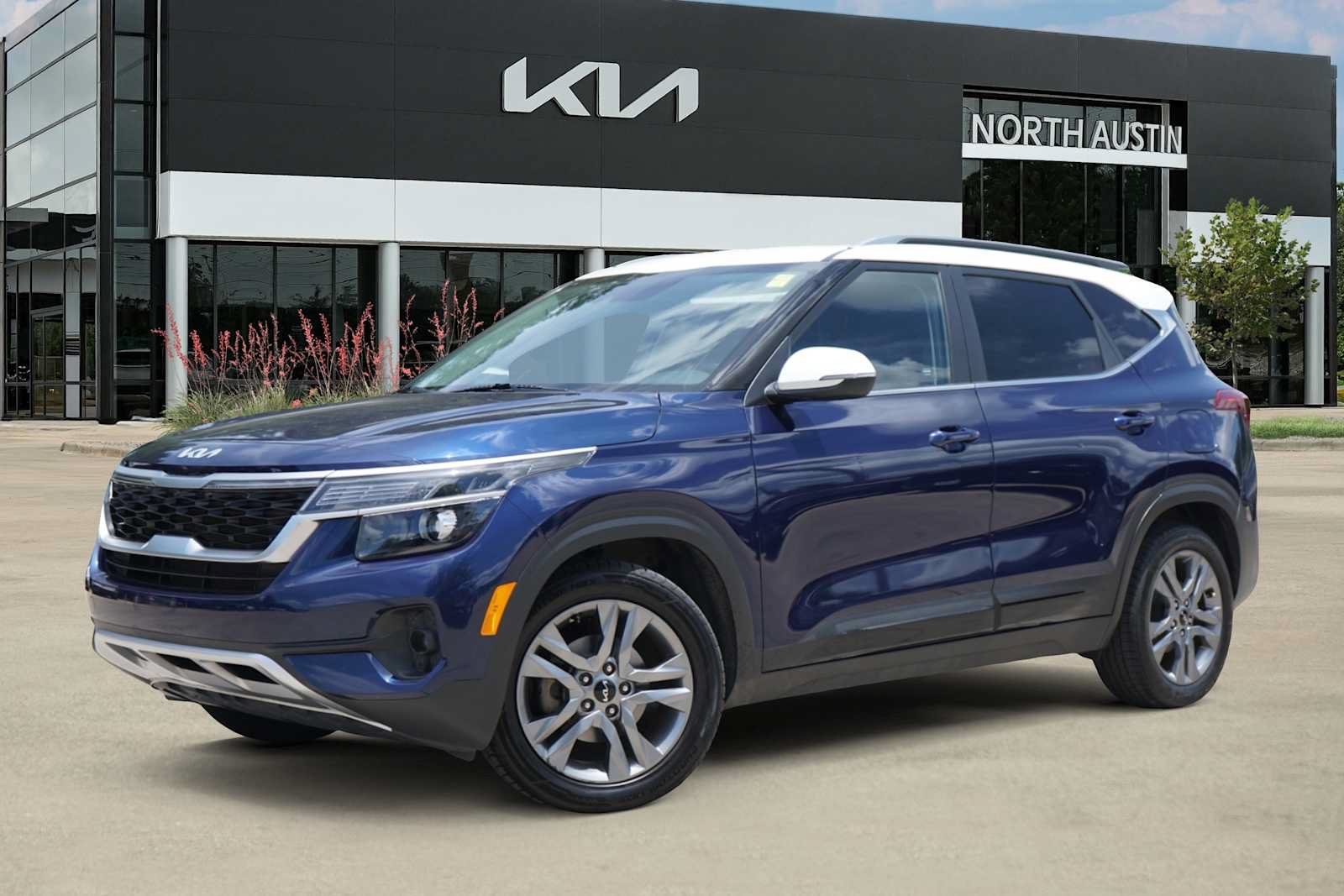 Used 2022 Kia Seltos S FWD image 1