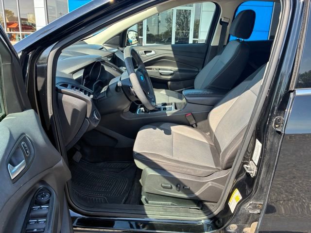 Used 2017 Ford Escape SE w/ Equipment Group 201A image 9