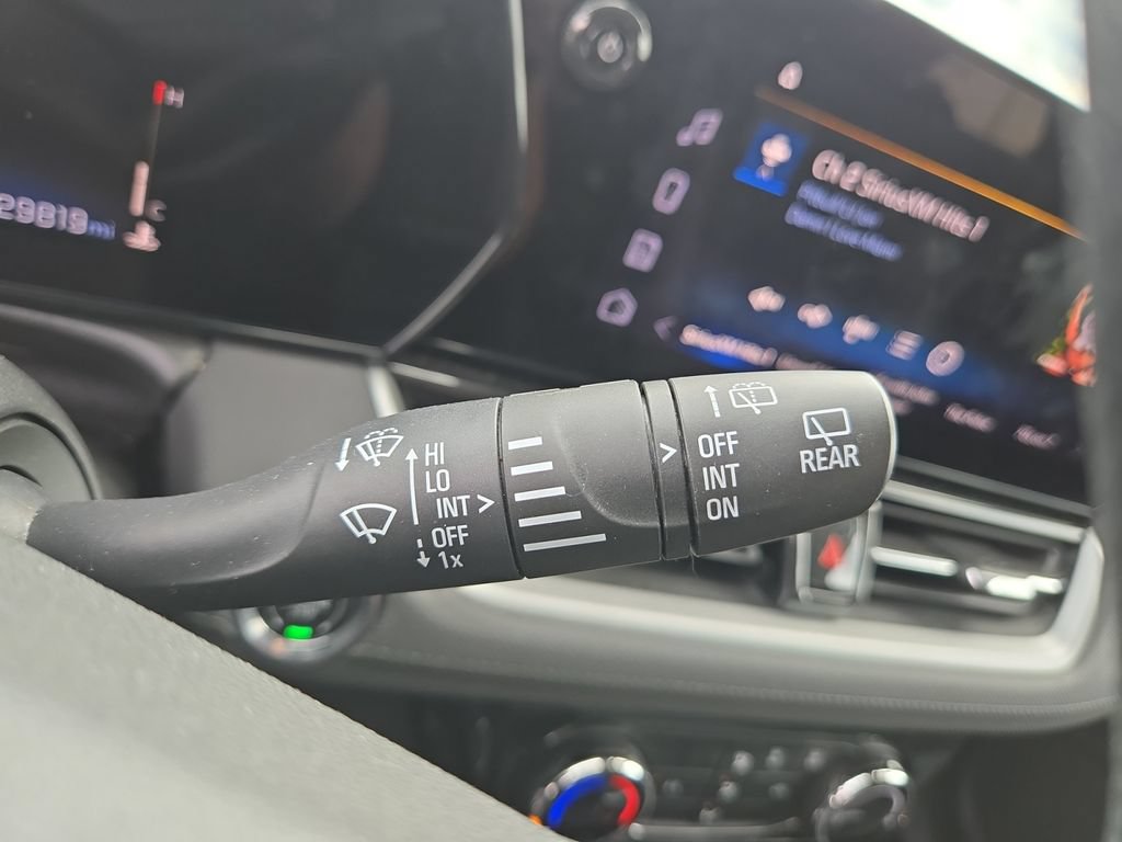 Used 2025 Chevrolet TrailBlazer LT FWD image 35