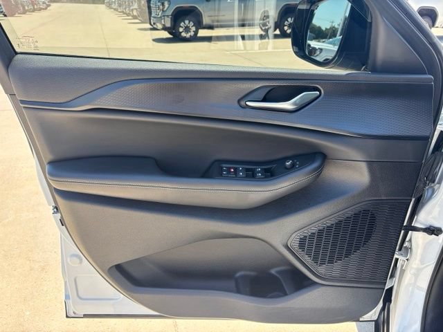 Used 2024 Jeep Grand Cherokee L Laredo AWD/4WD image 16