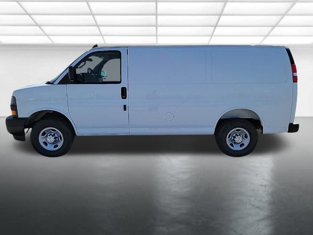 New 2026 Chevrolet Express 2500 w/ Driver Convenience Package RWD image 3