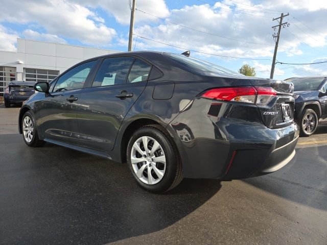 Used 2026 Toyota Corolla LE FWD image 5
