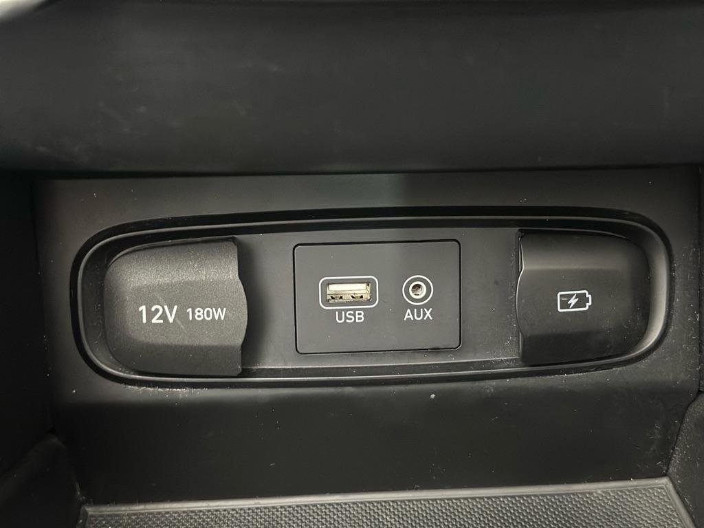 Used 2020 Hyundai Santa Fe SE FWD image 30