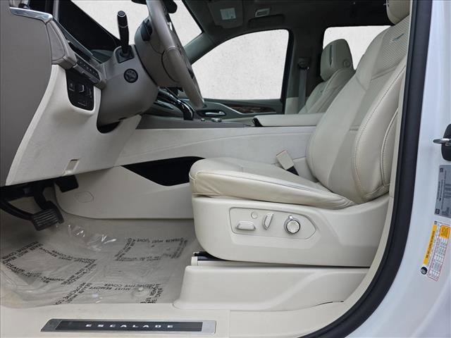 Used 2023 Cadillac Escalade Premium Luxury Platinum image 28