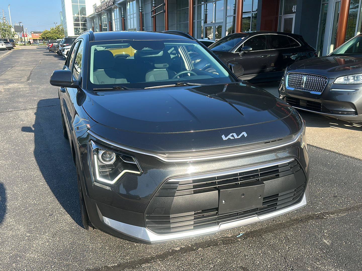 Used 2025 Kia Niro LX FWD image 6