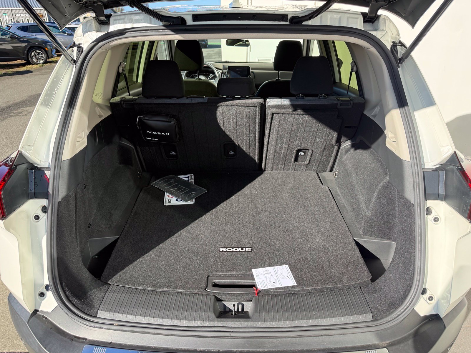 Used 2023 Nissan Rogue SV FWD image 29