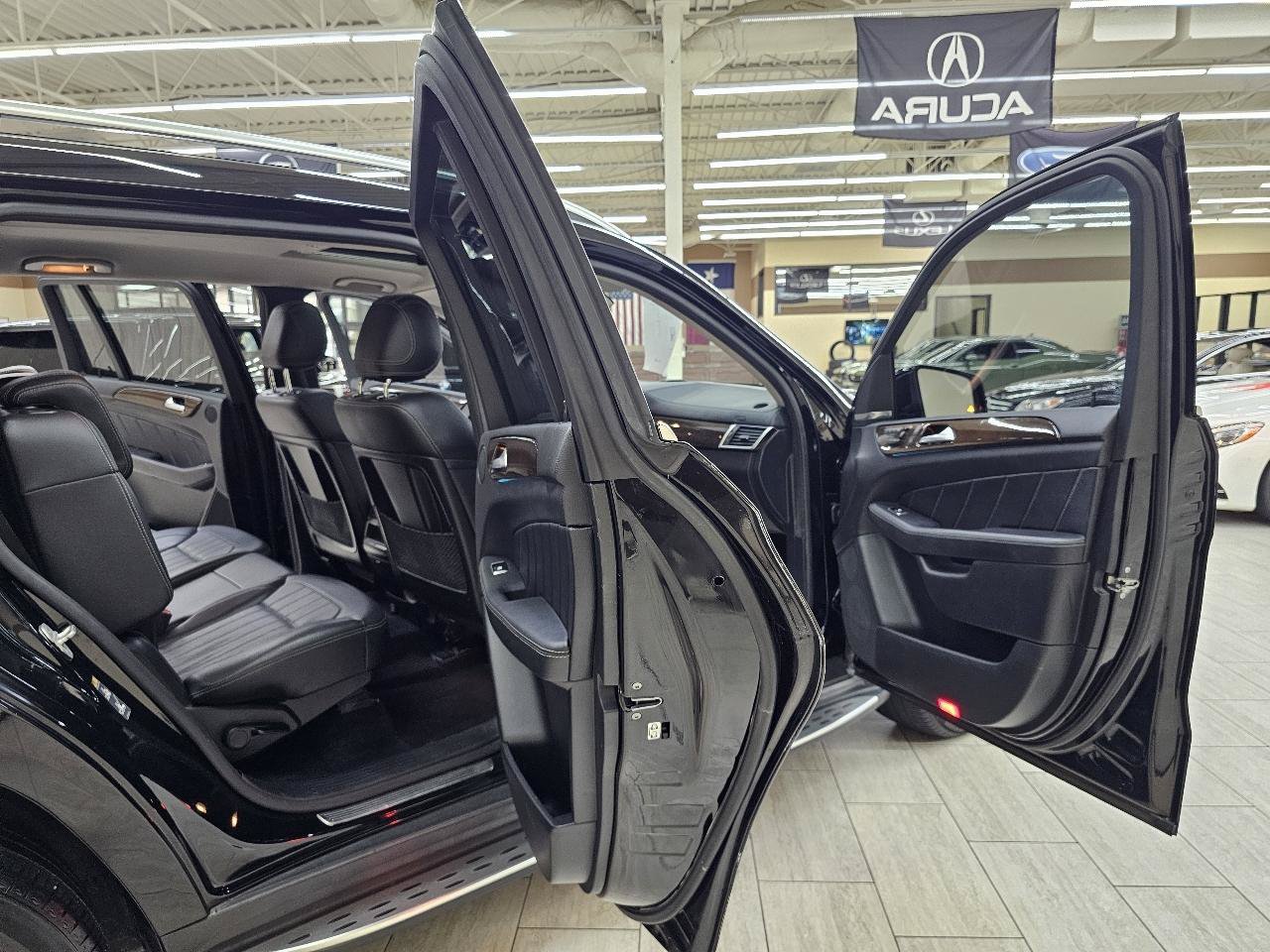 Used 2015 Mercedes-Benz GL 450 4MATIC w/ Appearance Package image 17