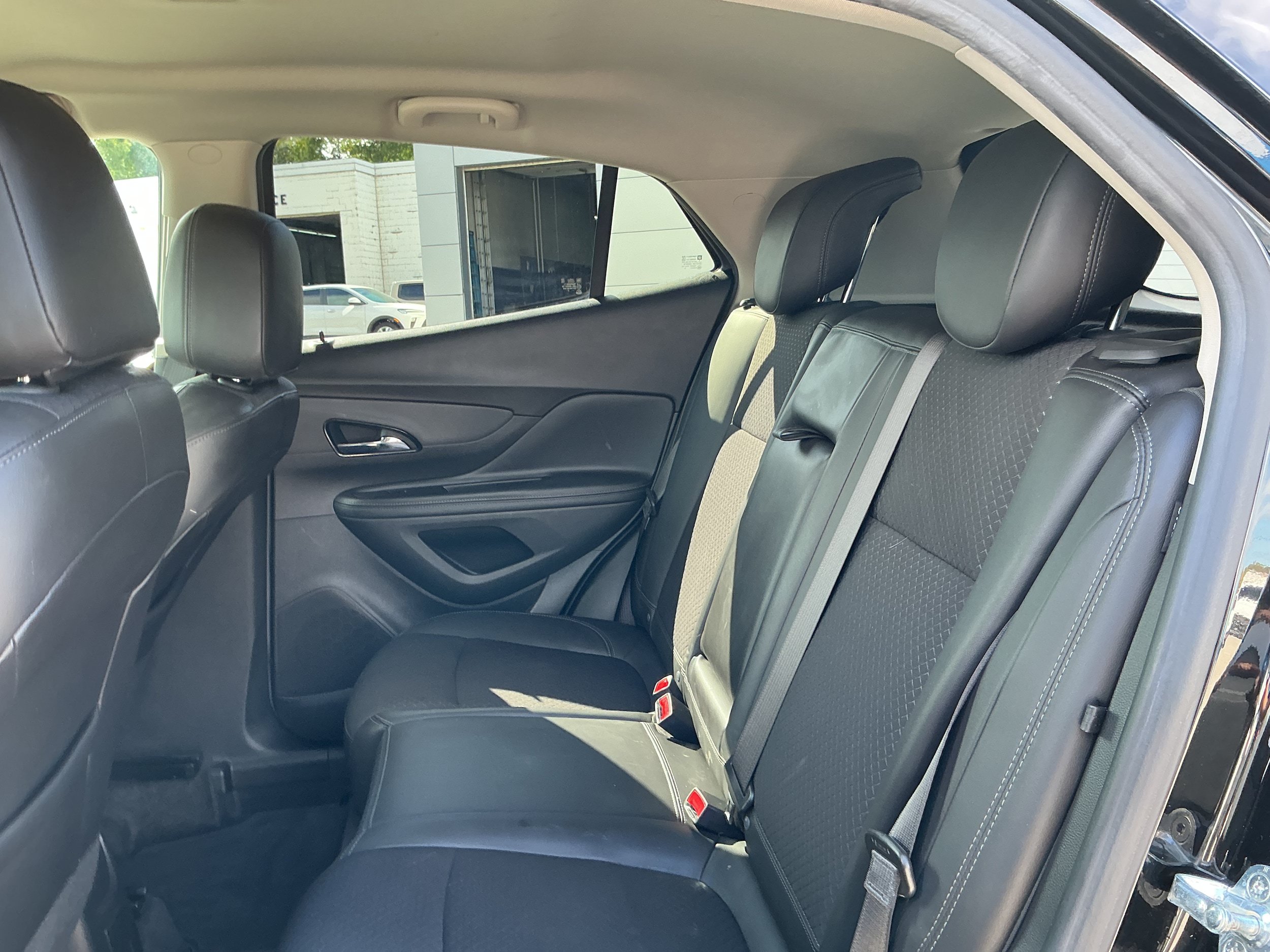 Certified 2022 Buick Encore Preferred AWD/4WD image 11