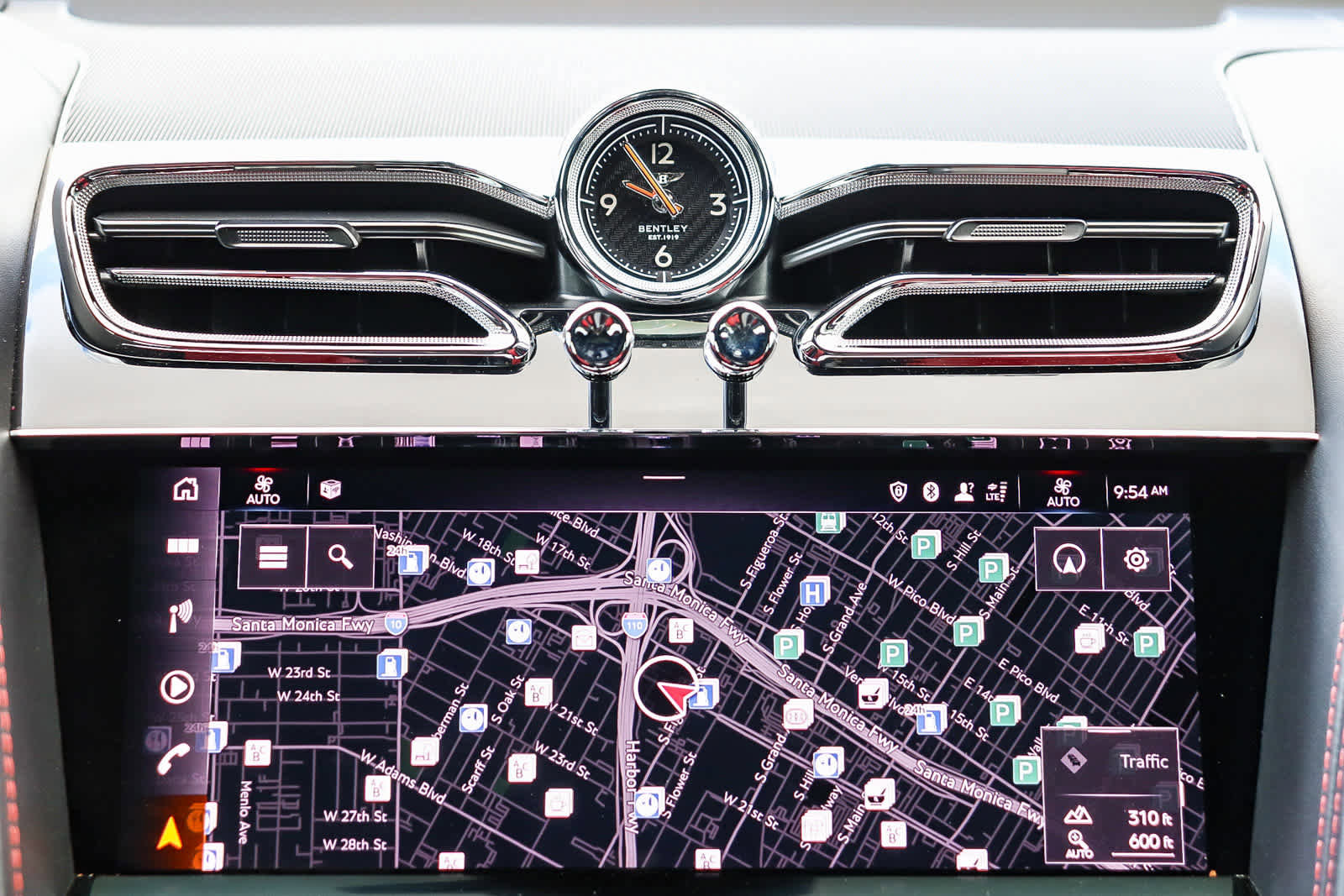 Used 2021 Bentley Bentayga image 19