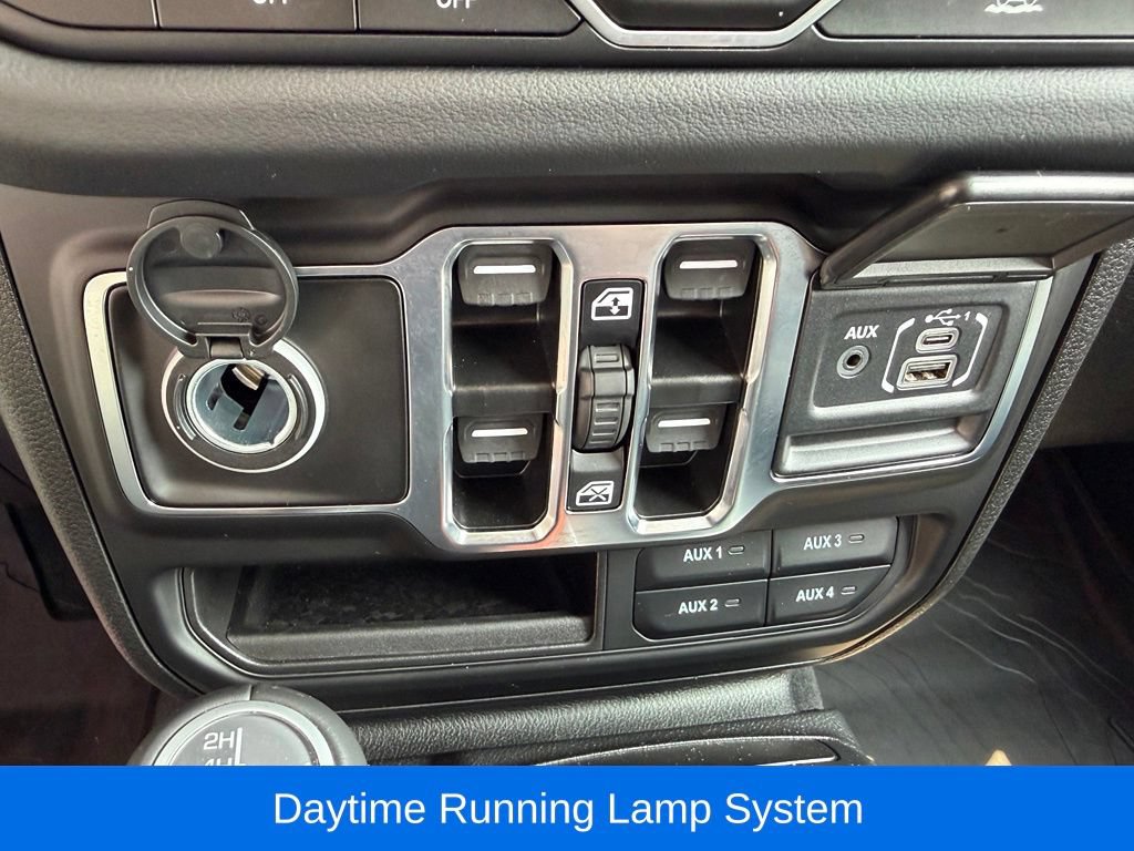 Certified 2025 Jeep Gladiator Sport AWD/4WD image 28