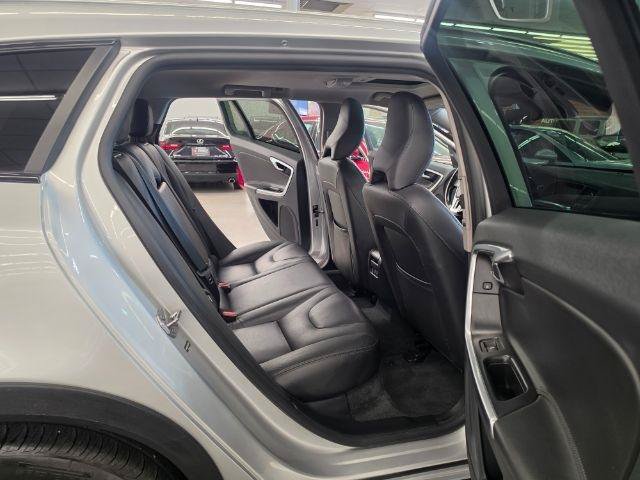 Used 2017 Volvo V60 T5 Cross Country w/ Climate Package AWD/4WD image 39