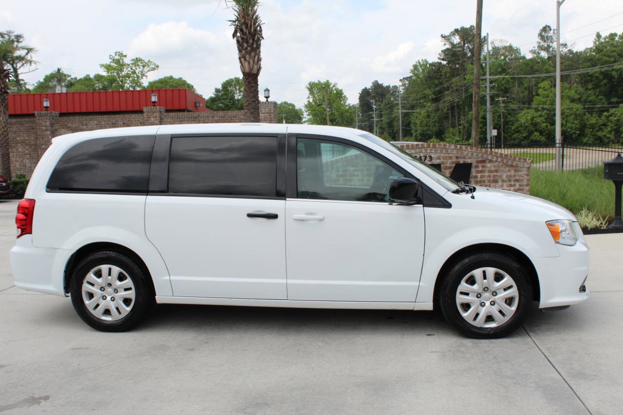 Used 2020 Dodge Grand Caravan SE FWD image 25