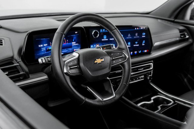 Used 2025 Chevrolet Traverse LT w/ LPO, Floor Liner Package FWD image 14