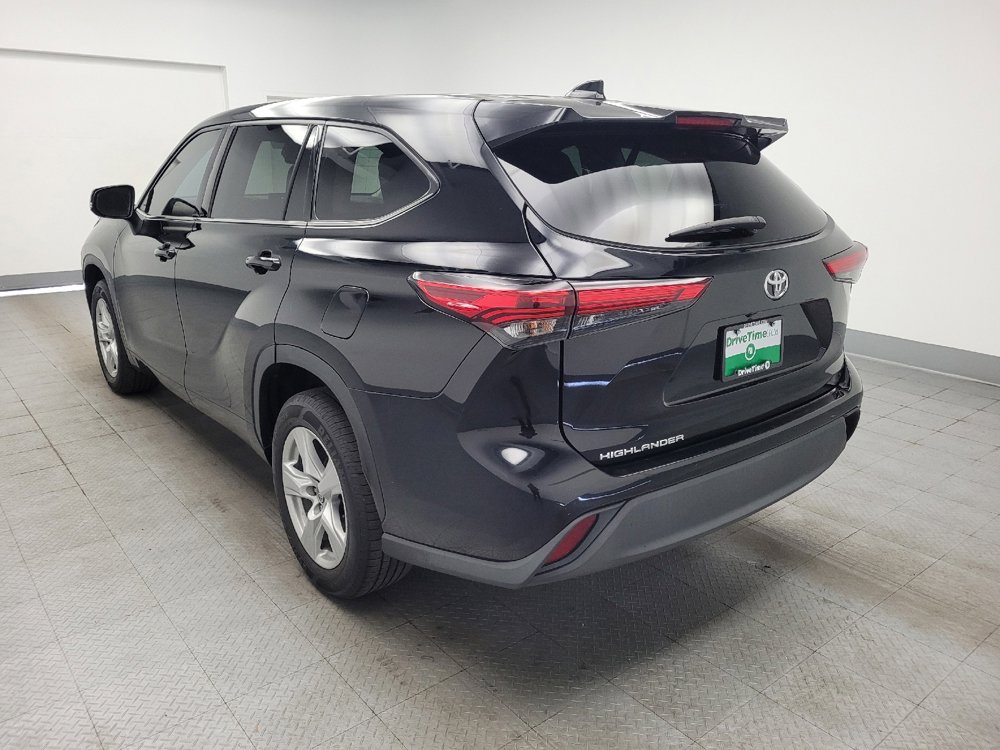 Used 2021 Toyota Highlander L FWD image 5