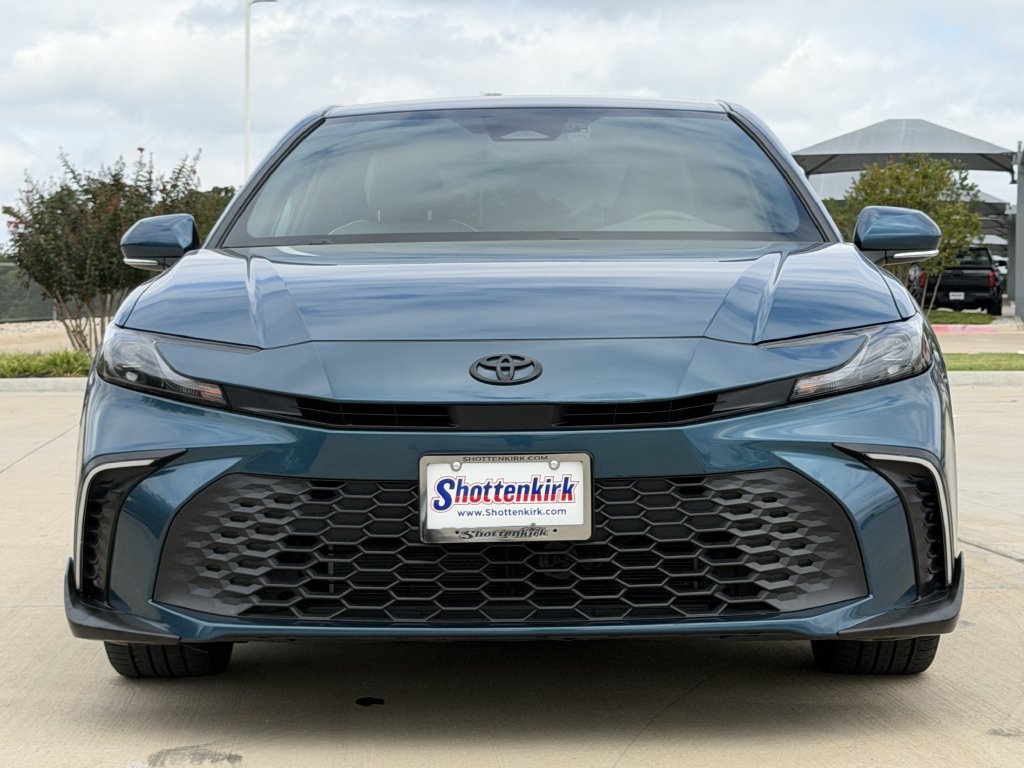 Used 2025 Toyota Camry SE w/ Convenience Package FWD image 7