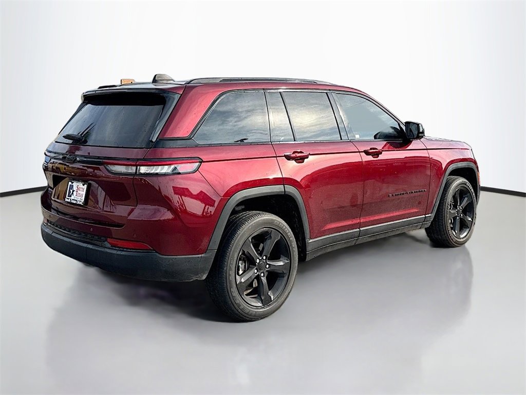 Used 2023 Jeep Grand Cherokee Altitude image 7