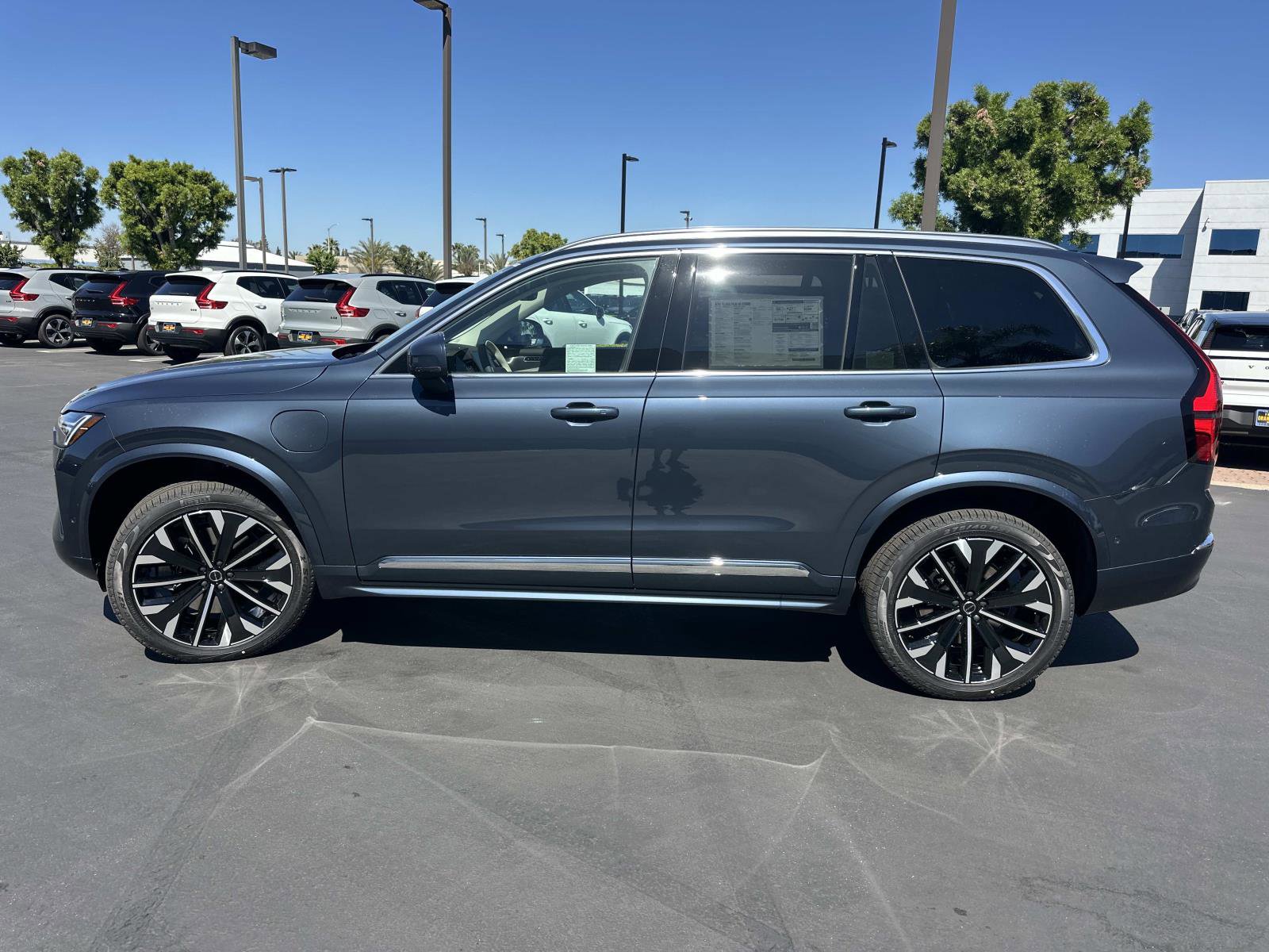 New 2026 Volvo XC90 T8 Ultra w/ Protection Package Premier image 4