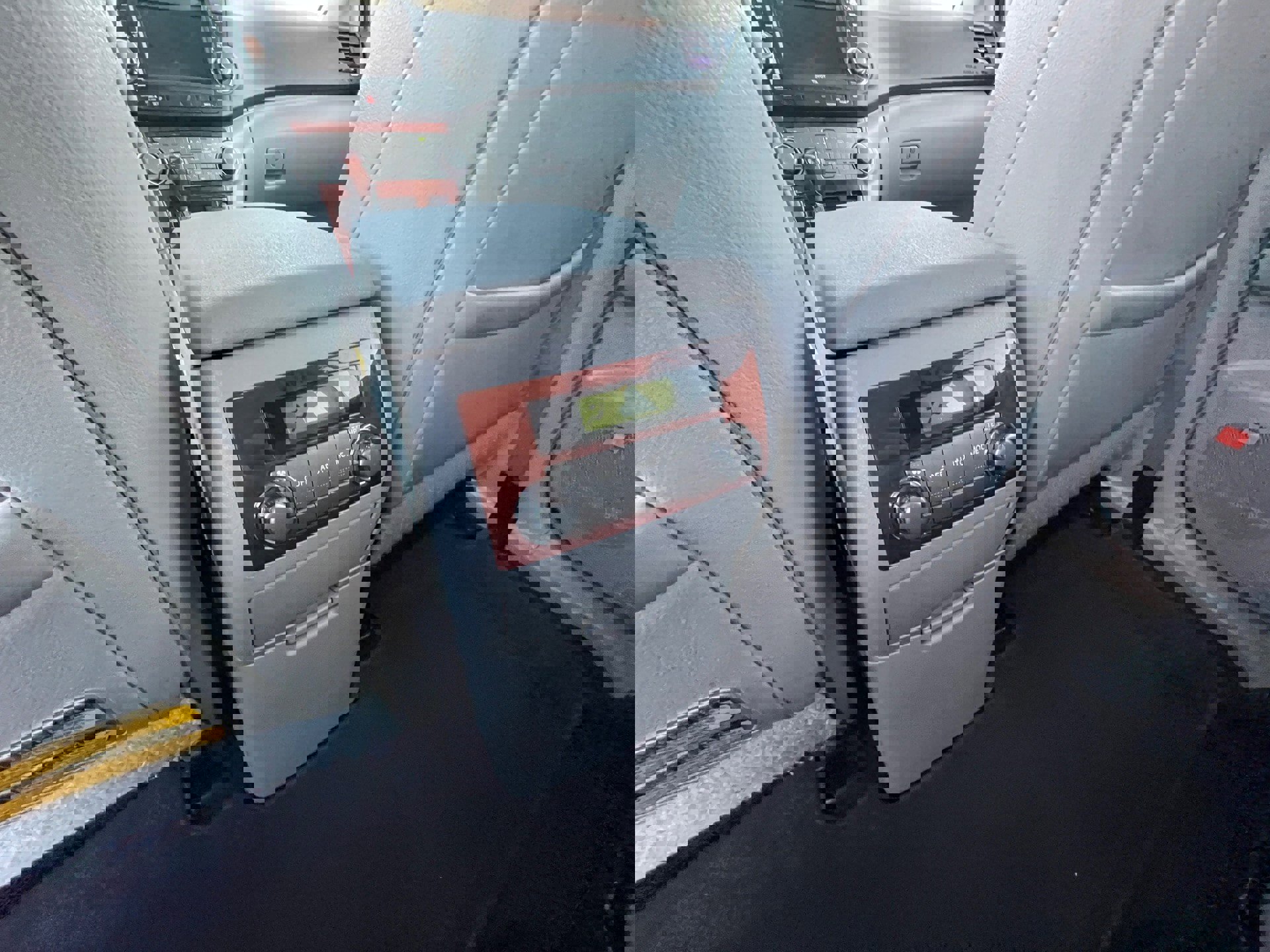 Used 2012 Toyota Highlander Limited image 25