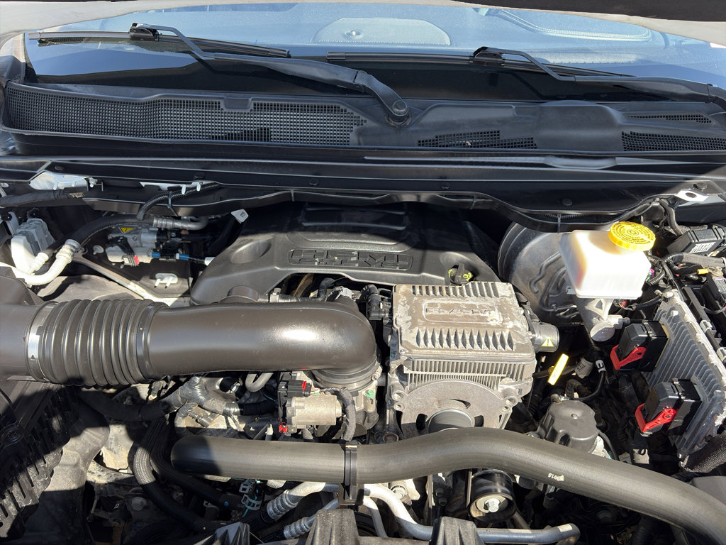 Used 2020 RAM 1500 Laramie AWD/4WD image 9