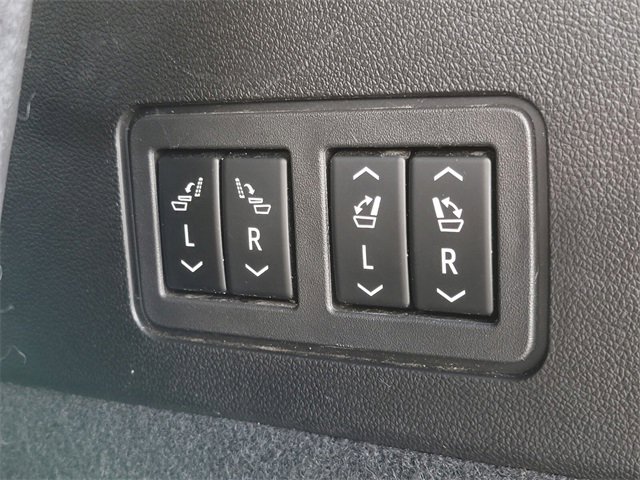 Used 2023 Cadillac XT6 Premium Luxury image 17