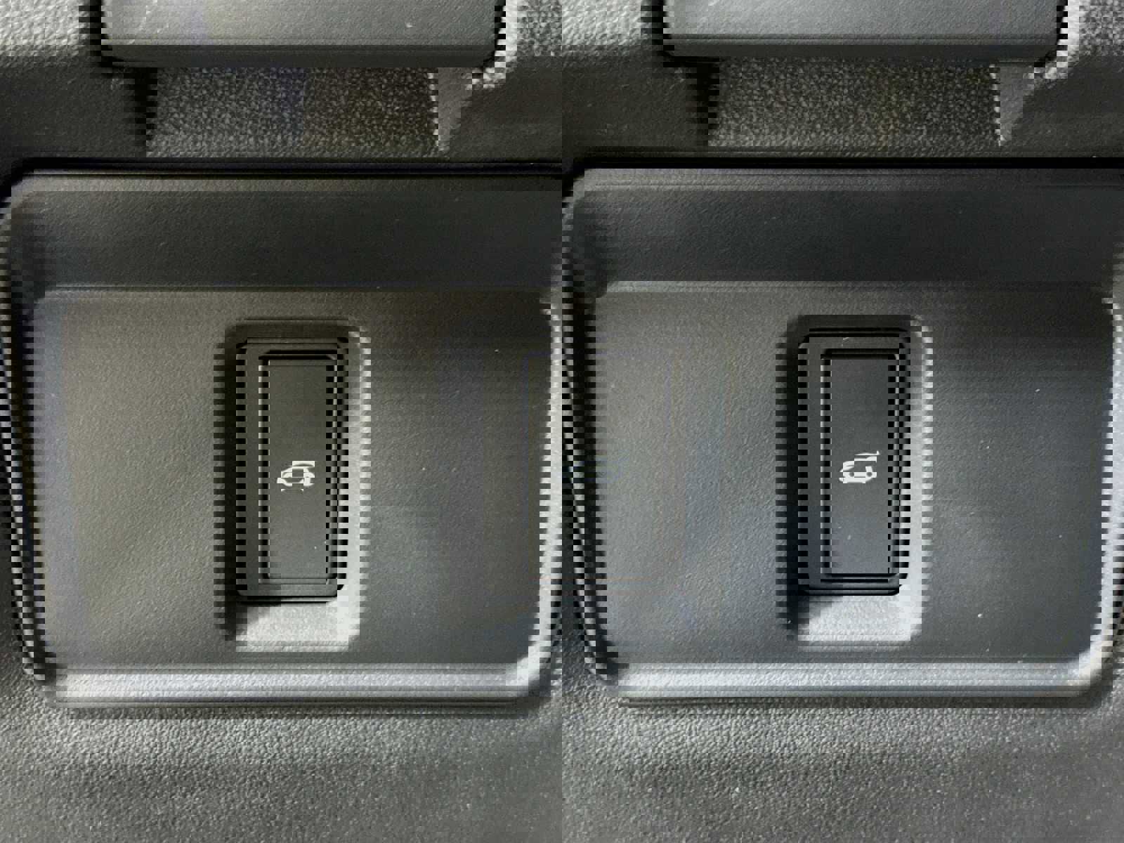 Used 2025 Land Rover Range Rover Evoque S image 10