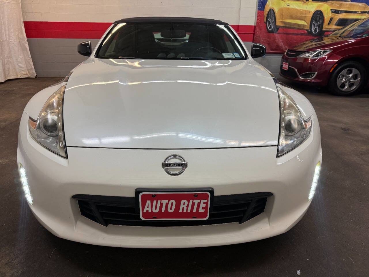 Used 2014 Nissan 370Z Touring w/ Sport Package image 4