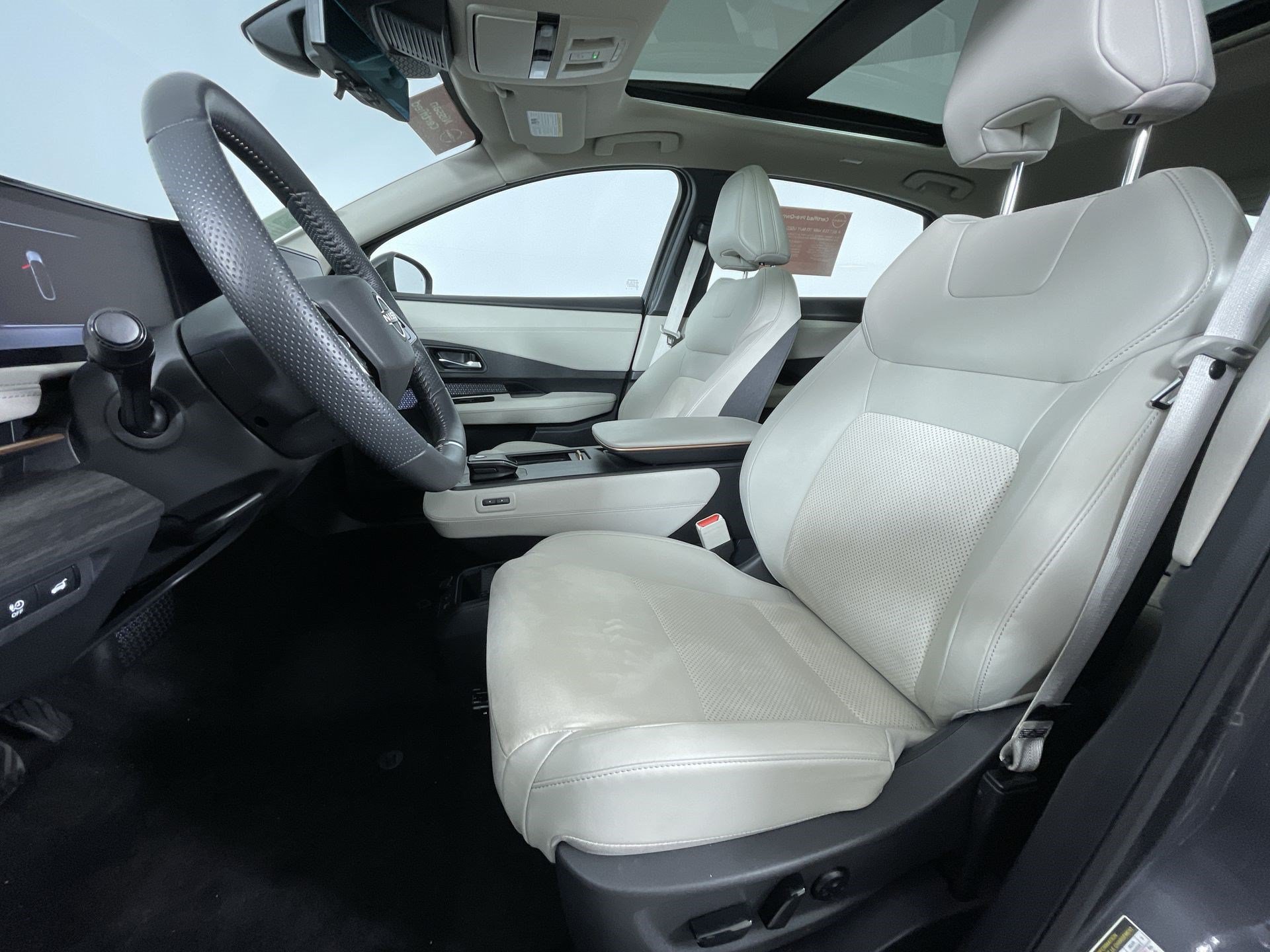 Certified 2024 Nissan Ariya AWD image 15