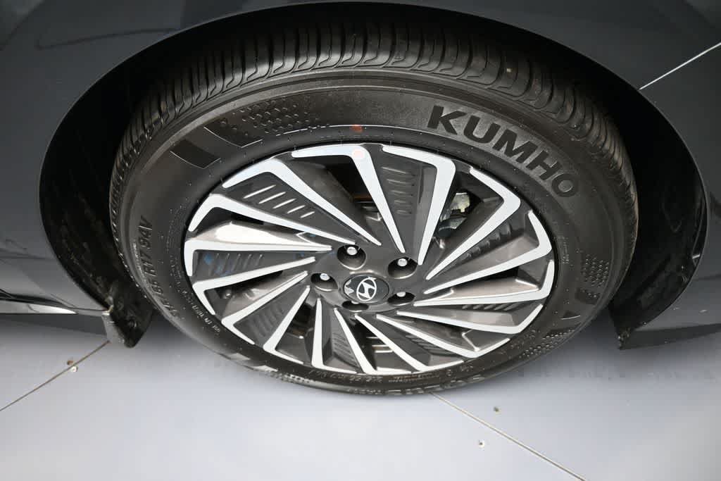Used 2026 Hyundai Sonata SEL FWD image 13