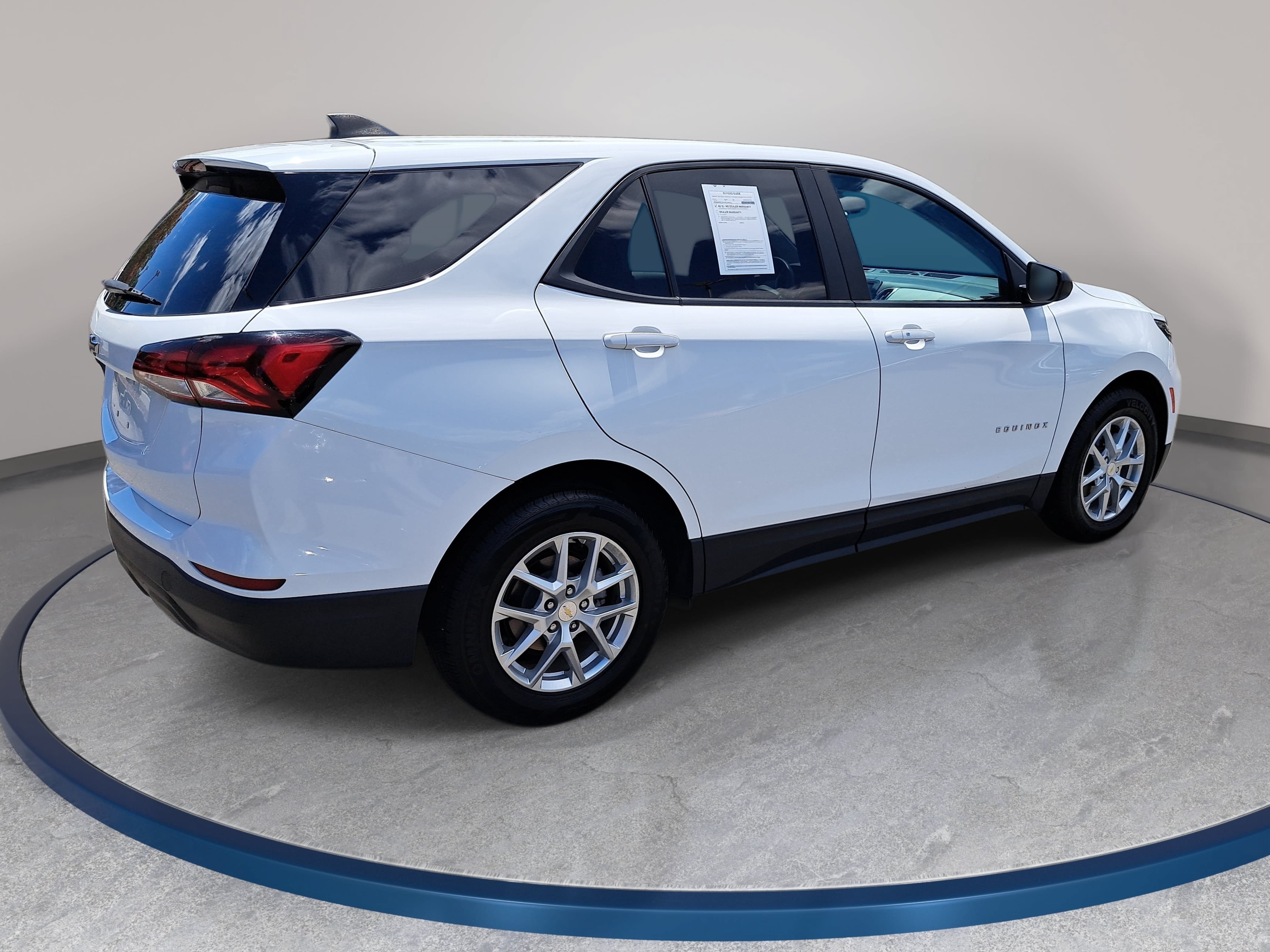 Used 2022 Chevrolet Equinox LS w/ LS Convenience Package FWD image 5