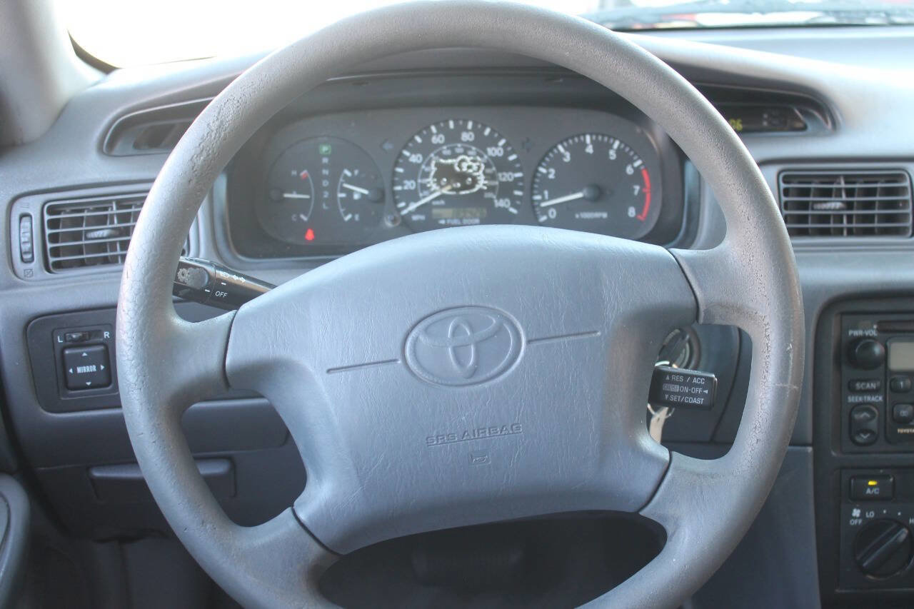 Used 2001 Toyota Camry LE FWD image 31