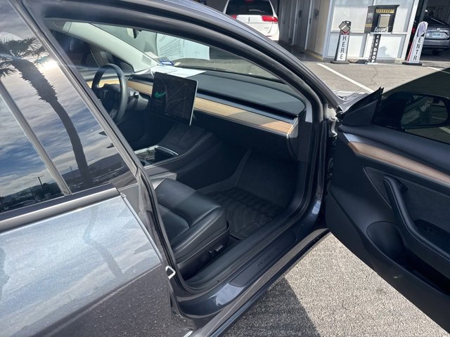 Used 2021 Tesla Model 3 Standard Range Plus image 12