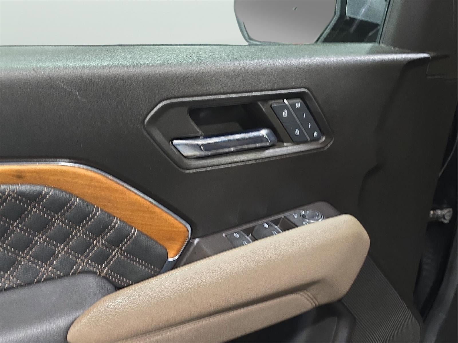 Used 2024 GMC Canyon Denali AWD/4WD image 9