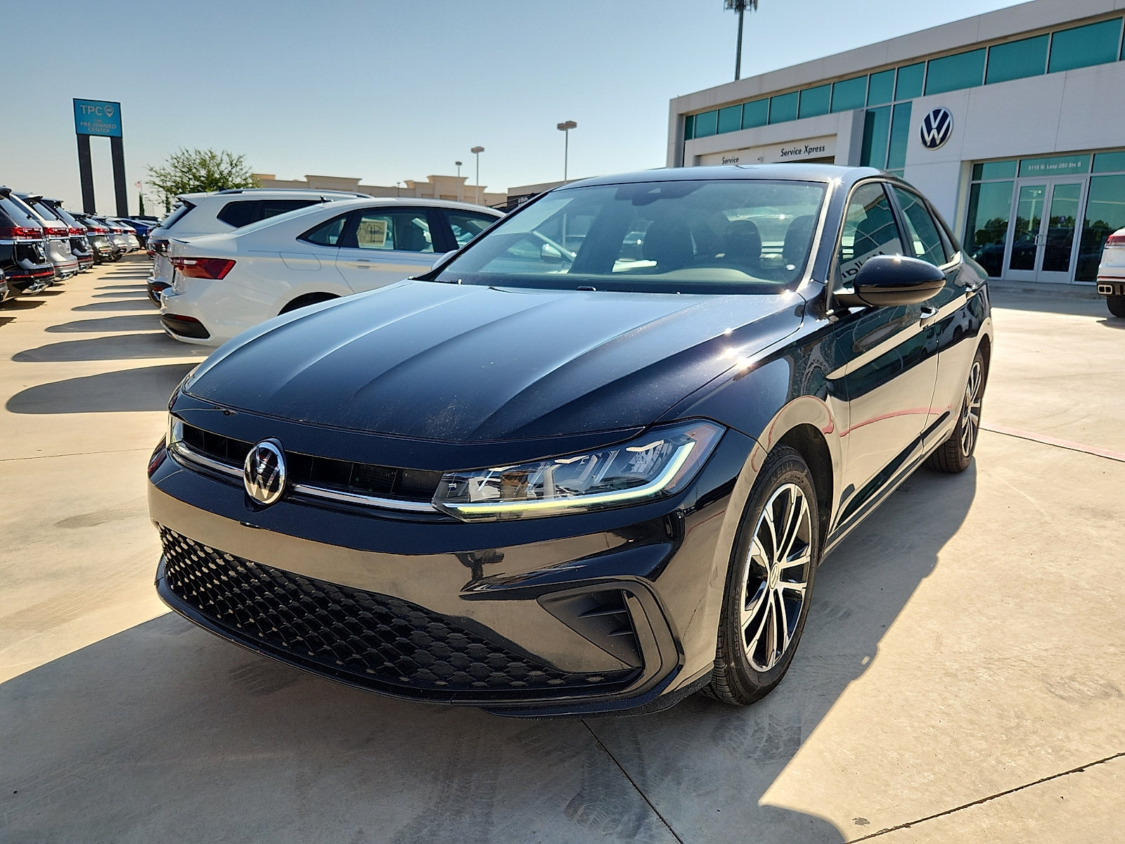 Certified 2025 Volkswagen Jetta Sport FWD image 2