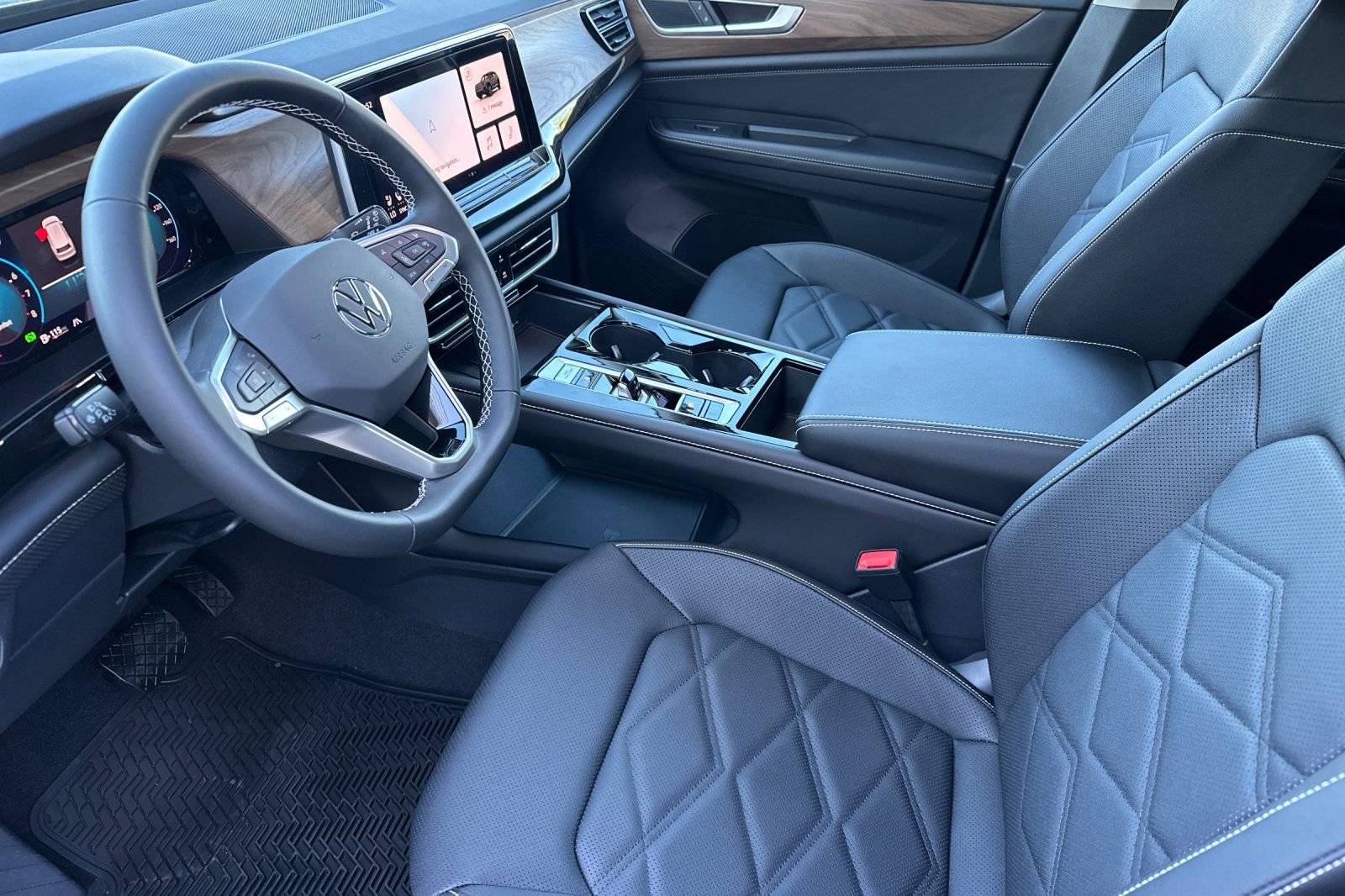 New 2026 Volkswagen Atlas SE image 9