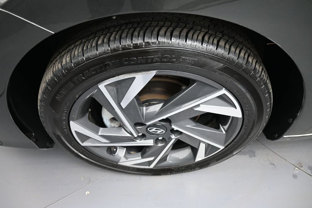 Used 2024 Hyundai Elantra Limited FWD image 14