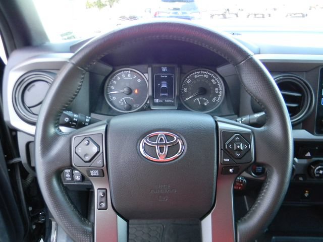 Used 2017 Toyota Tacoma TRD Sport w/ Tow Package (A/T) AWD/4WD image 11
