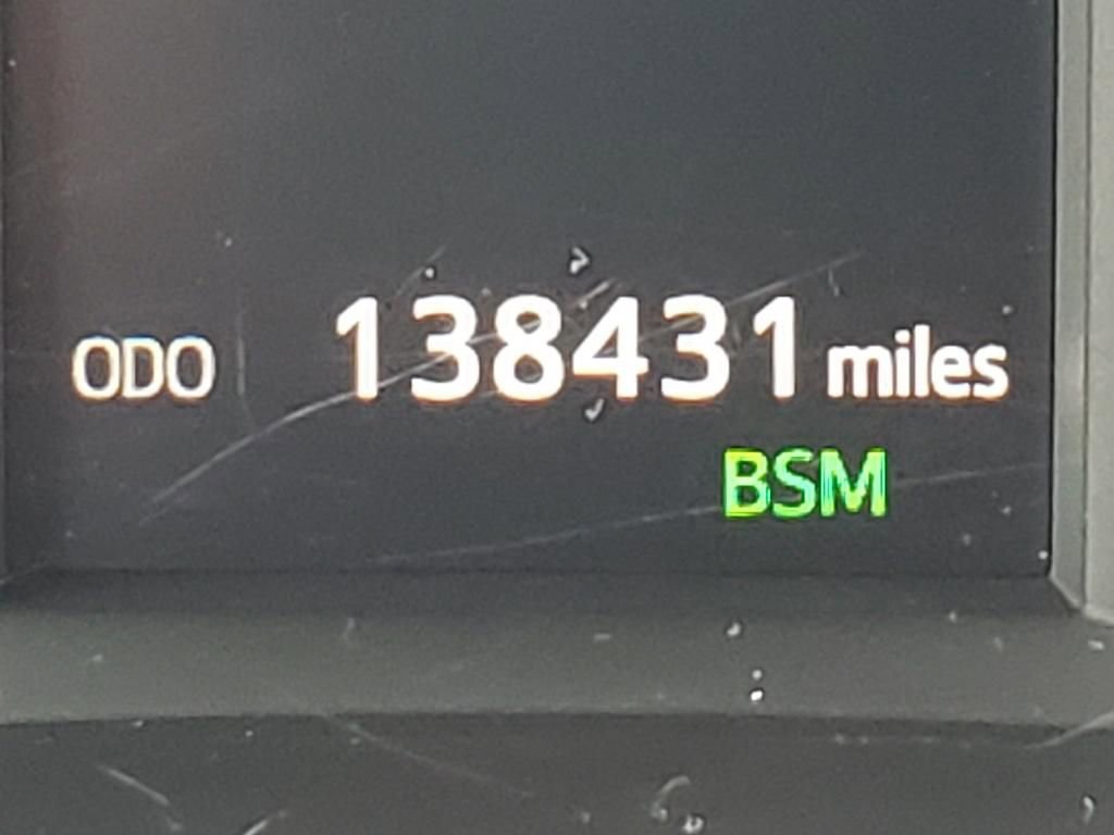 Used 2017 Toyota Highlander XLE image 24