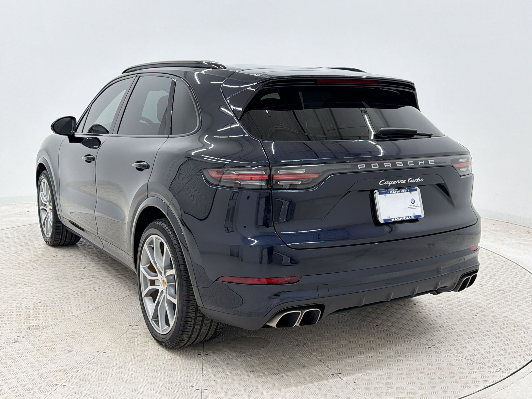 Used 2019 Porsche Cayenne Turbo image 3
