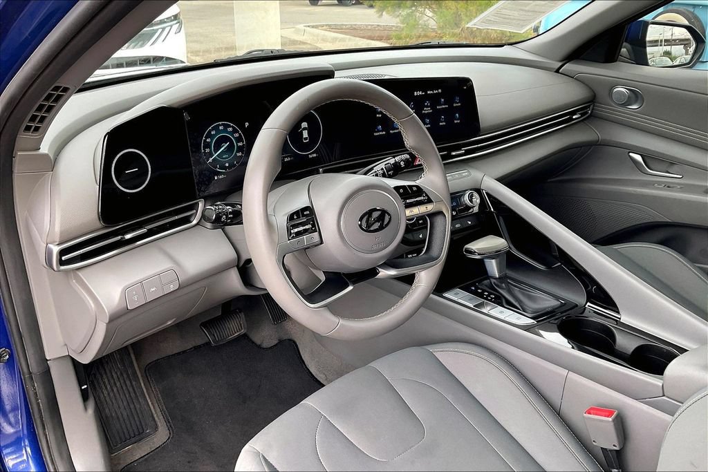 Used 2023 Hyundai Elantra SEL w/ Convenience Package FWD image 14