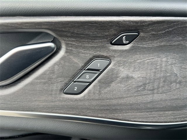 Used 2021 Jeep Grand Cherokee L Overland w/ Luxury Tech Group IV image 30