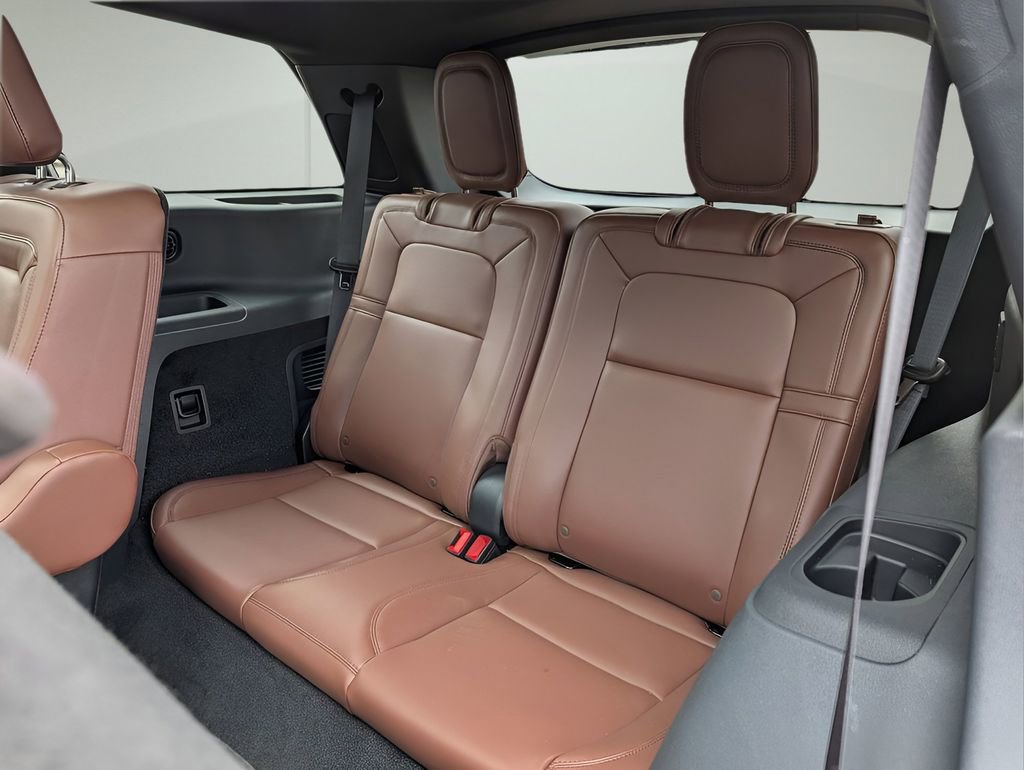 Used 2025 Lincoln Aviator Reserve w/ Luxury Package AWD/4WD image 11