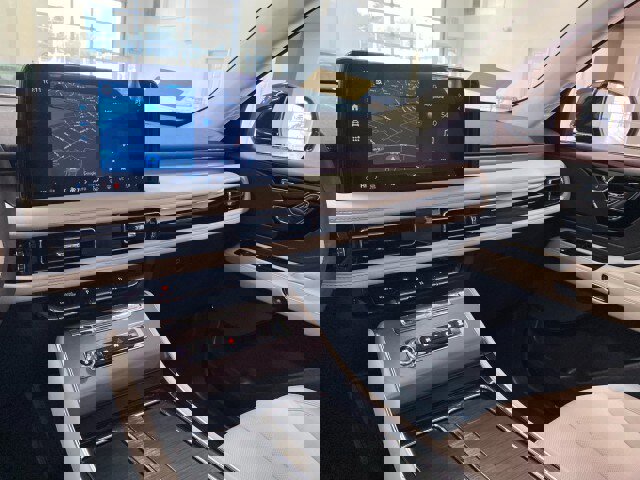 New 2026 Lincoln Aviator AWD image 13